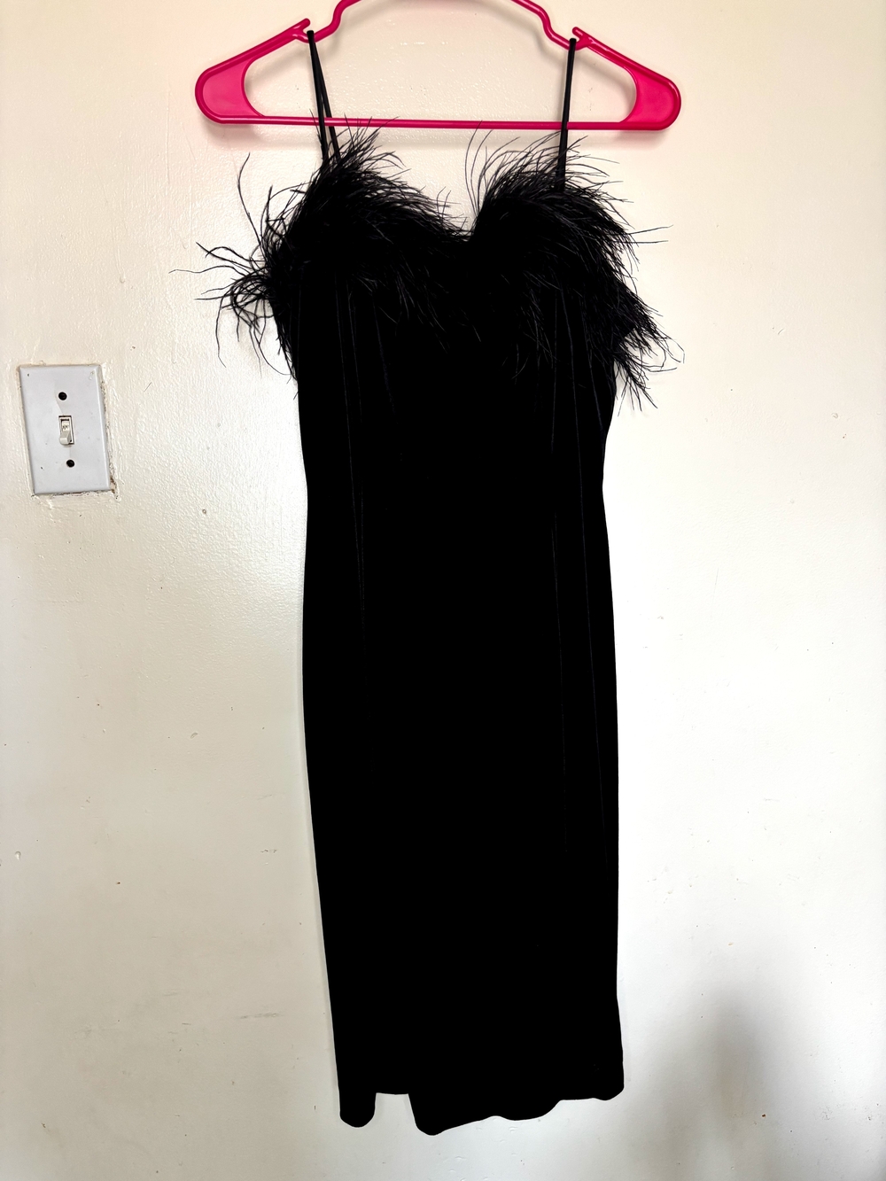 Alex Evenings Black Strapless Feather-Trim Cocktail Dress